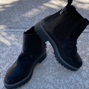 Blowfish size 6 Black Ankle Boots
